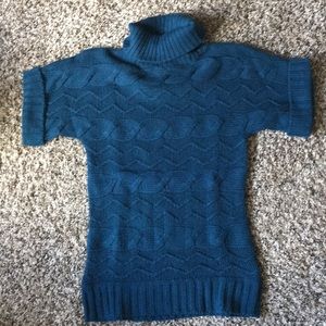 Short sleeve sweater